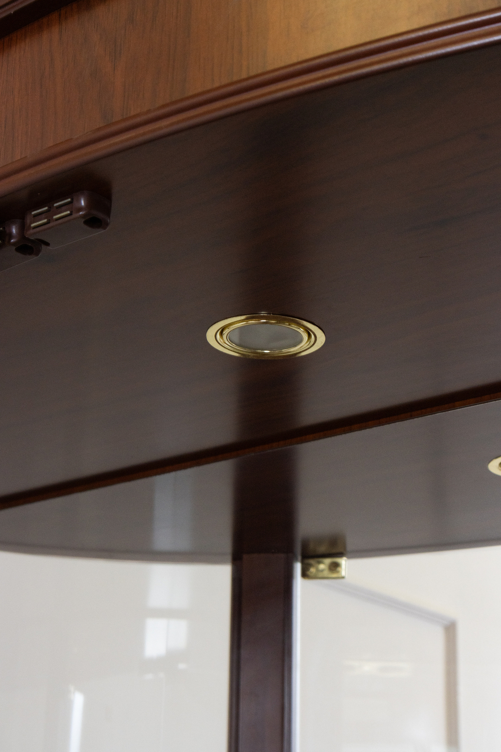 Витрина 772-А Nogal Mobax