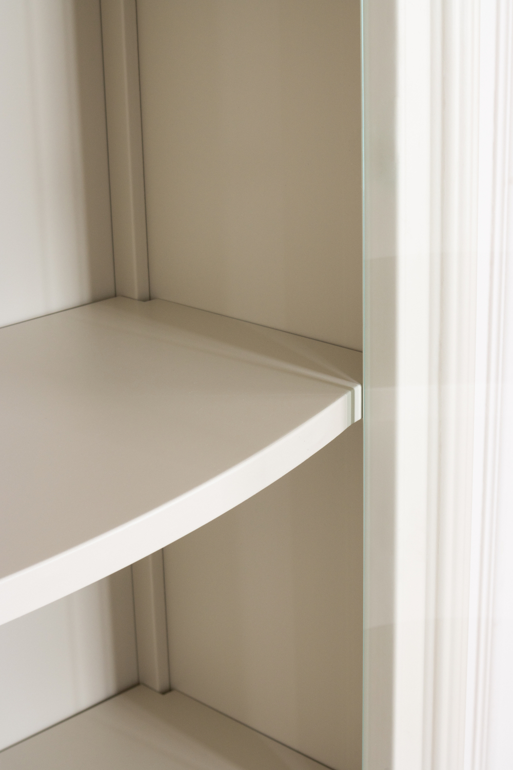 Книжный шкаф Classic 942 Vainilla Disemobel