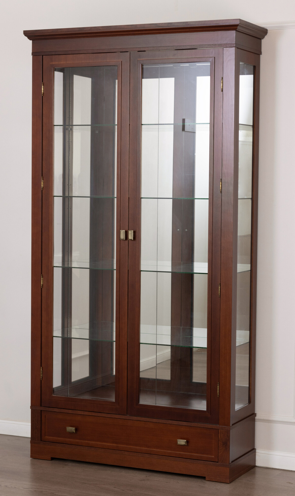 Витрина 2008 Орех Валенсия