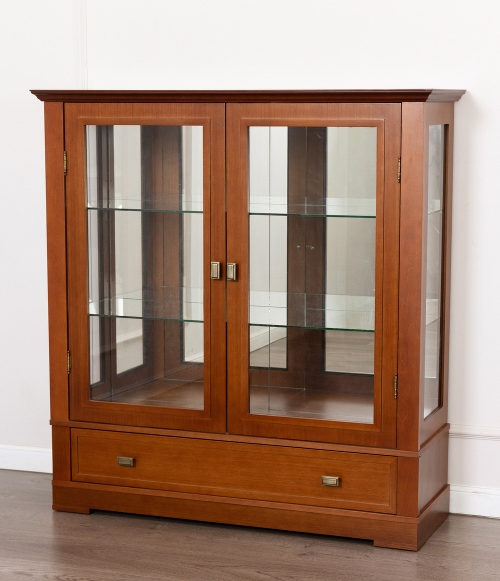 Витрина средняя 2007 Вишня Валенсия