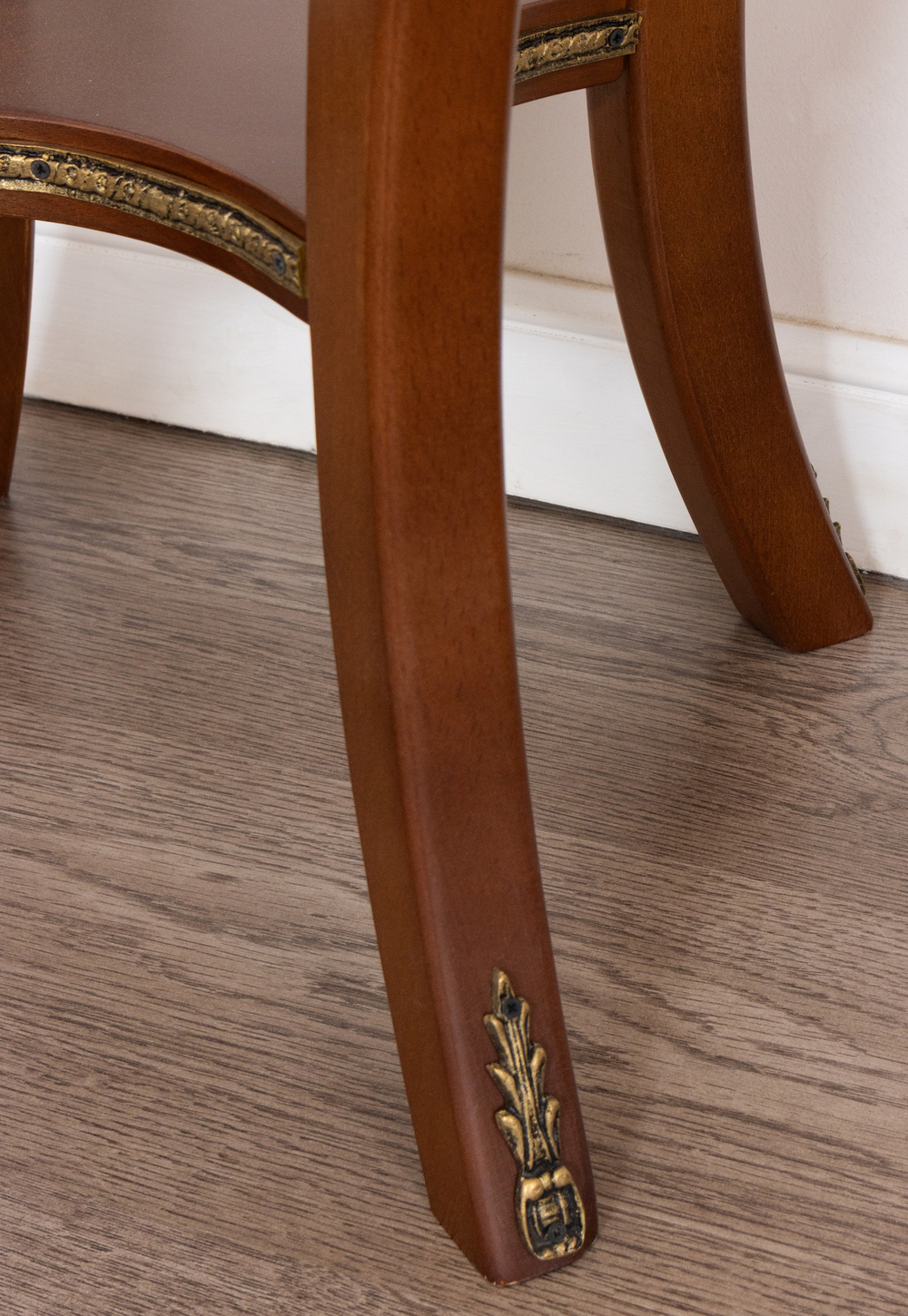 Столик 19 Nogal Claro IDC