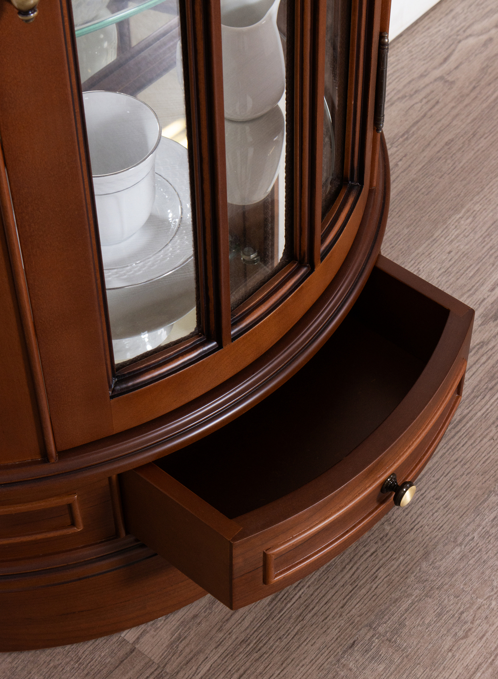 Витрина низкая 7 Nogal Claro IDC