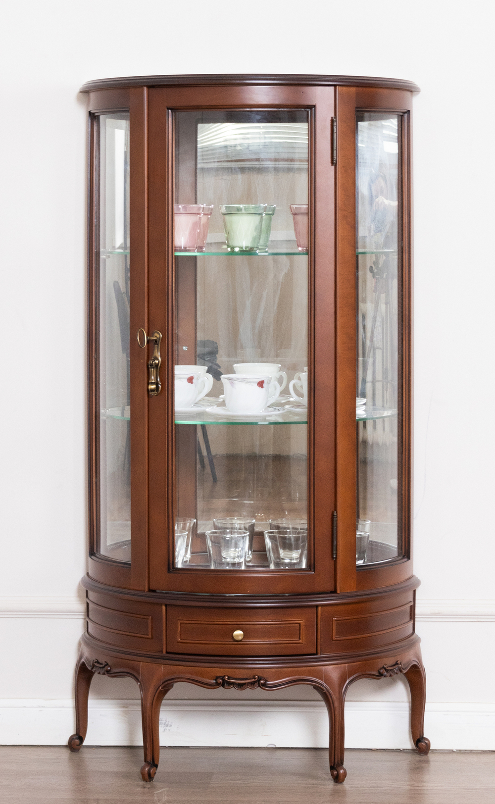 Витрина низкая 11 Nogal Claro IDC