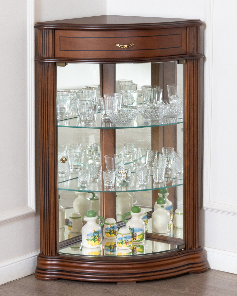 Угловая витрина 52 Nogal Claro IDC