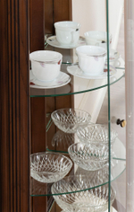 Угловая витрина 64 Nogal Claro IDC