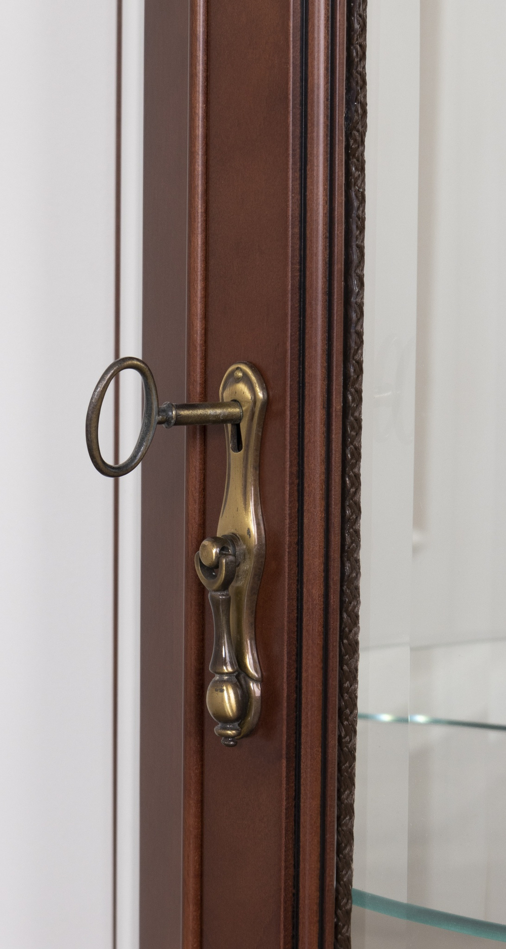 Витрина низкая 10 Nogal IDC