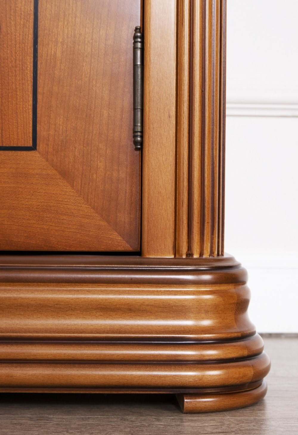 Книжный шкаф Classic 71 Cerezo IDC