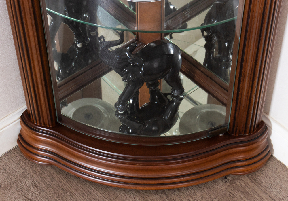 Витрина угловая 65 Nogal Claro IDC