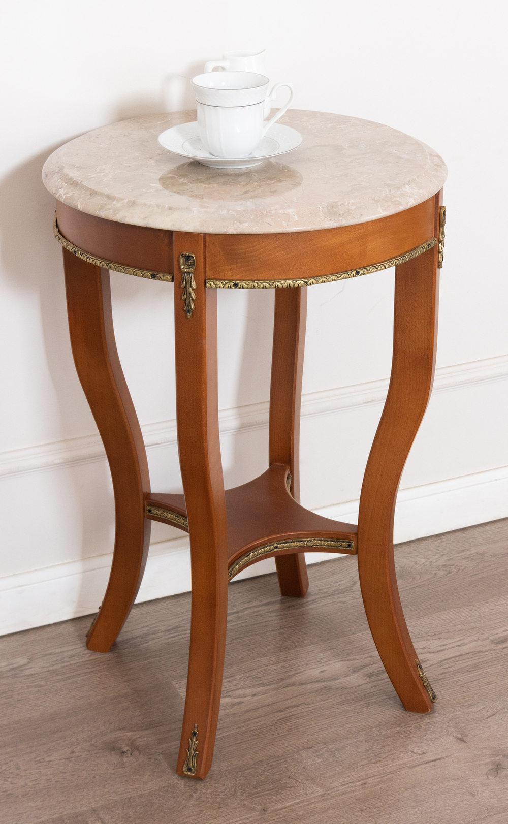 Столик 18 Cerezo IDC