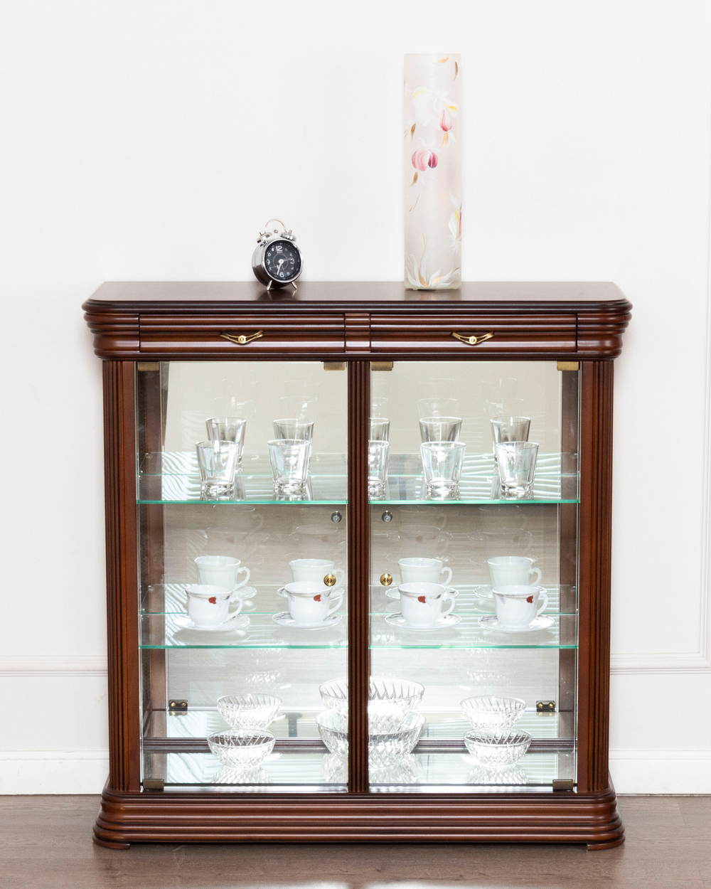 Витрина низкая 39 Nogal Claro IDC