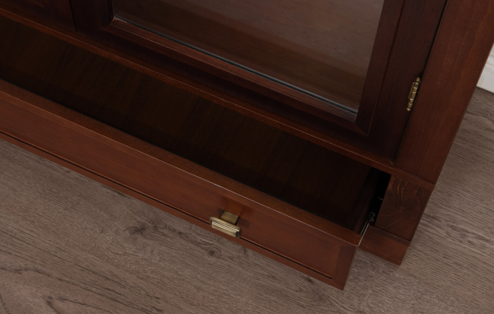 Витрина 2008 Орех Валенсия