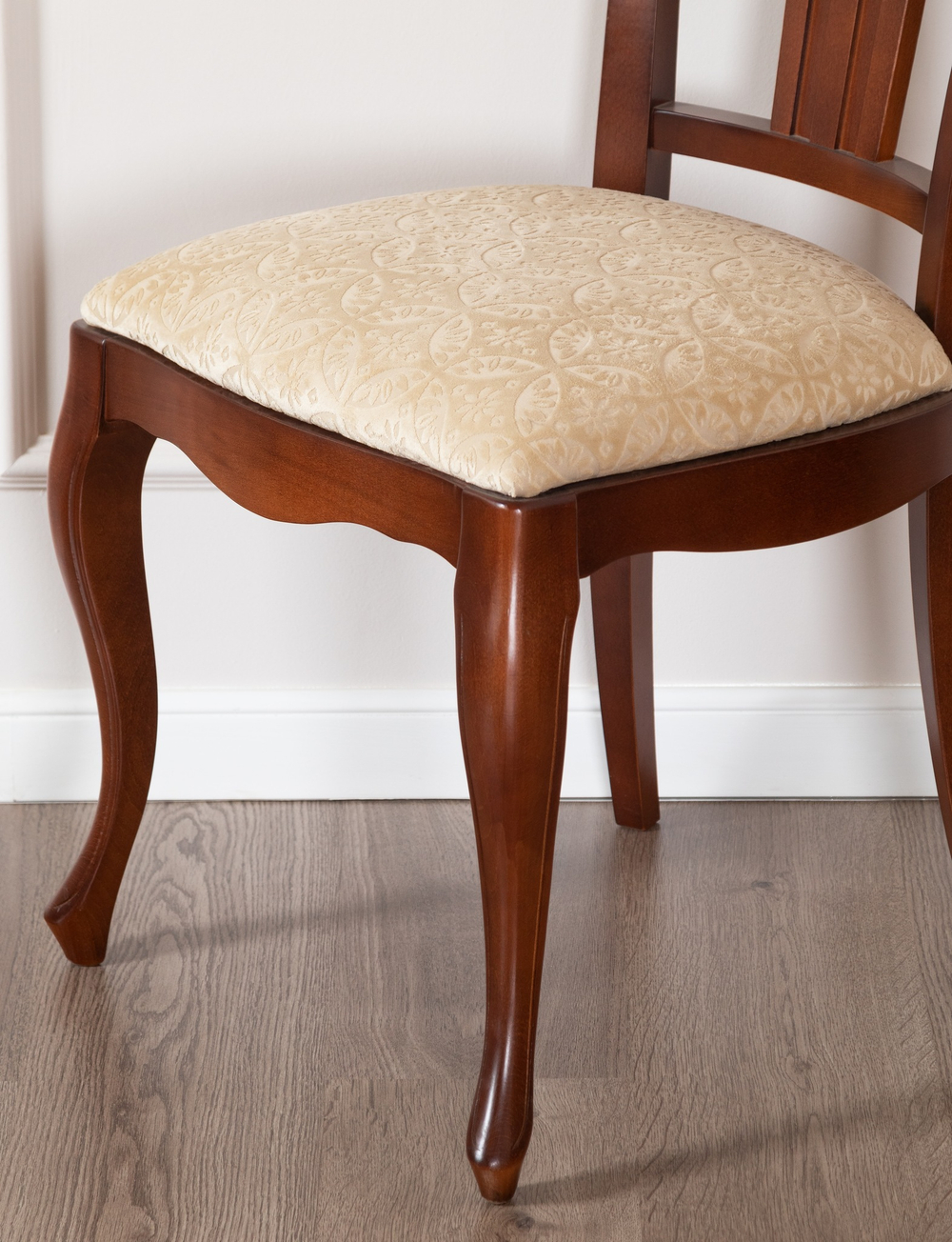 Стул 640 NOGAL-5/3 Disemobel