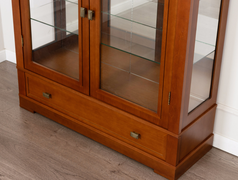 Витрина средняя 2007 Вишня Валенсия