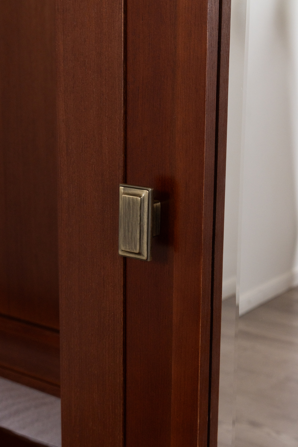 Шкаф в прихожую 2011 Орех Валенсия Правый