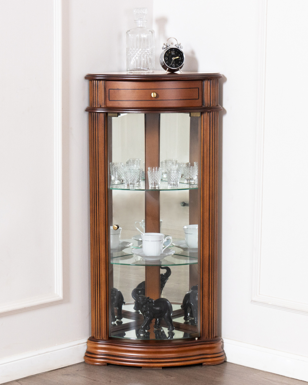 Угловая витрина 65 Cerezo IDC