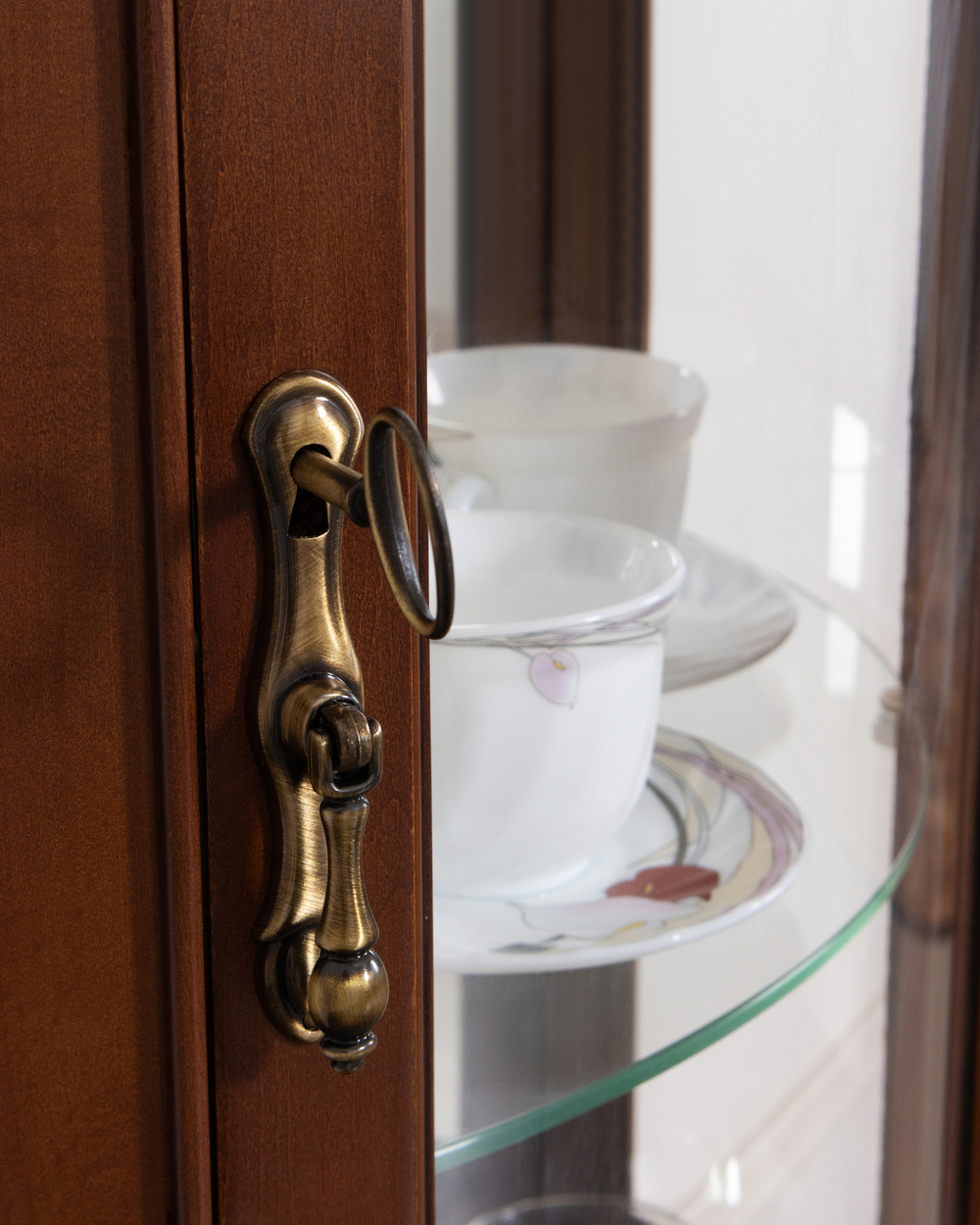 Витрина низкая 11 Nogal Claro IDC