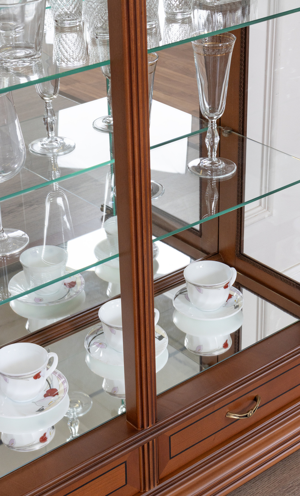 Витрина 76 Cerezo IDC