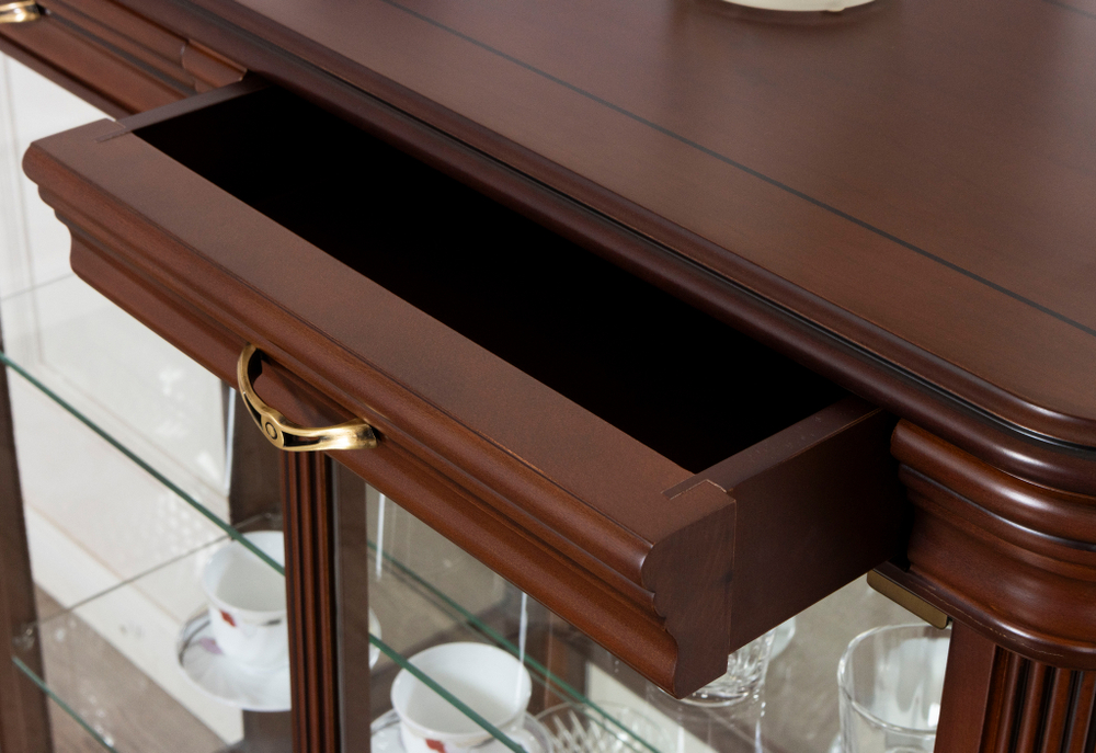 Витрина низкая 39 Nogal Claro IDC