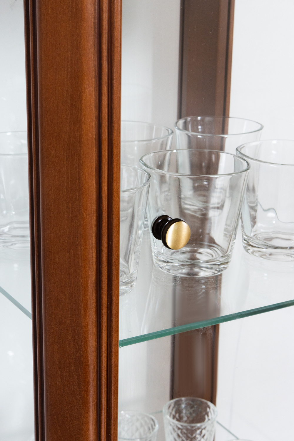 Витрина низкая 75 Nogal Claro IDC